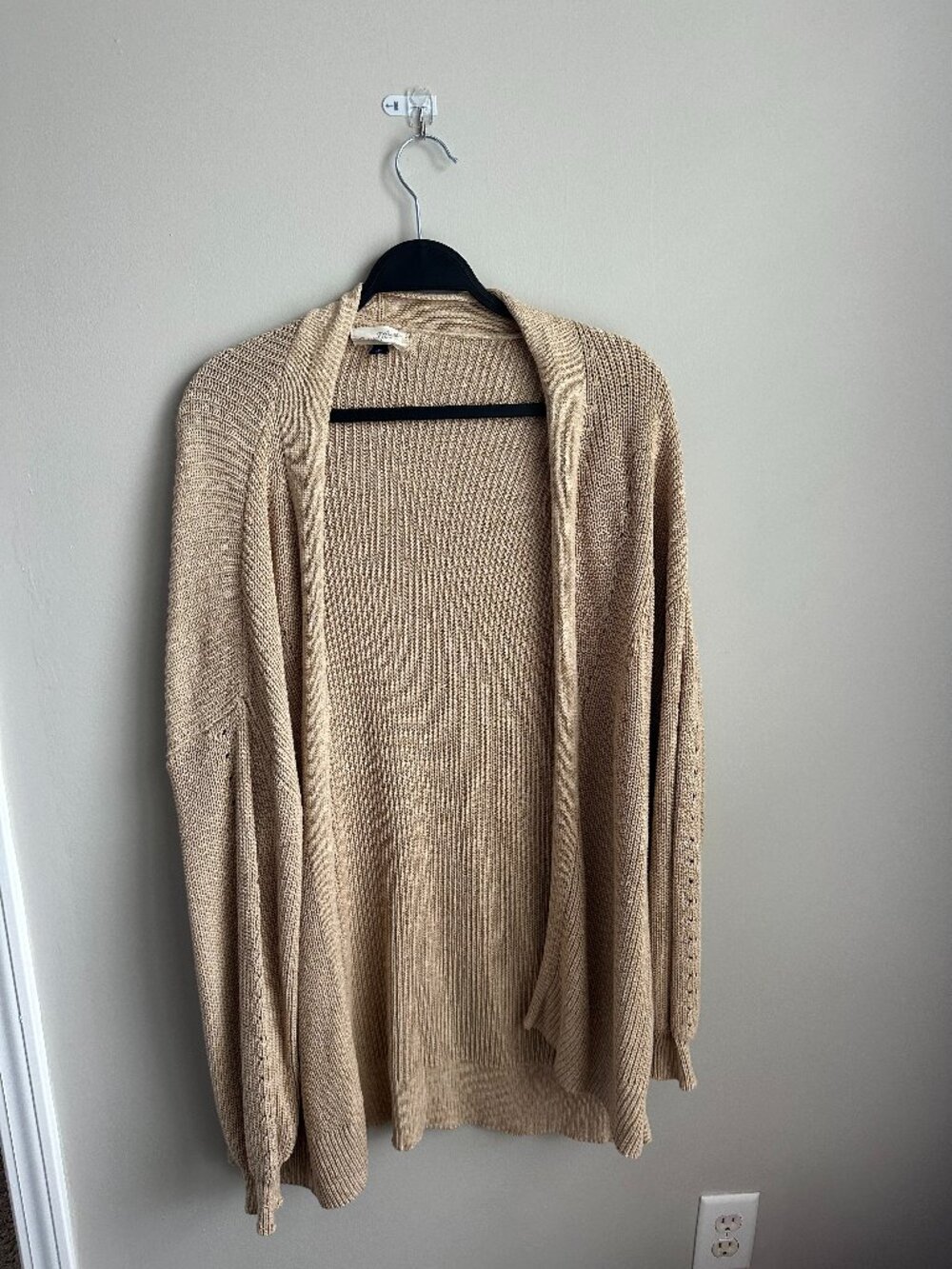 Universal Threads tan women's cardigain